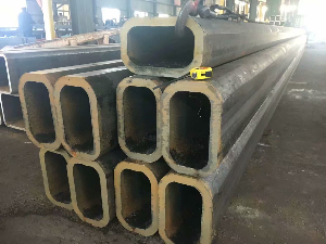 16锰无缝方管，是四方四角的钢管，由无缝钢管冷拔挤压成型的方型钢管，无缝方管和焊接方管区别